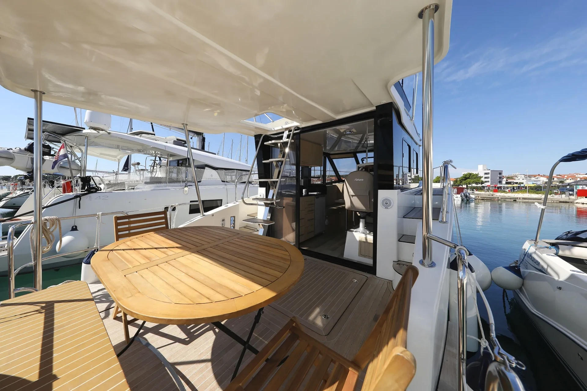Cobra Yachts Futura 40 Grand Horizon Batu — zdjęcie 5