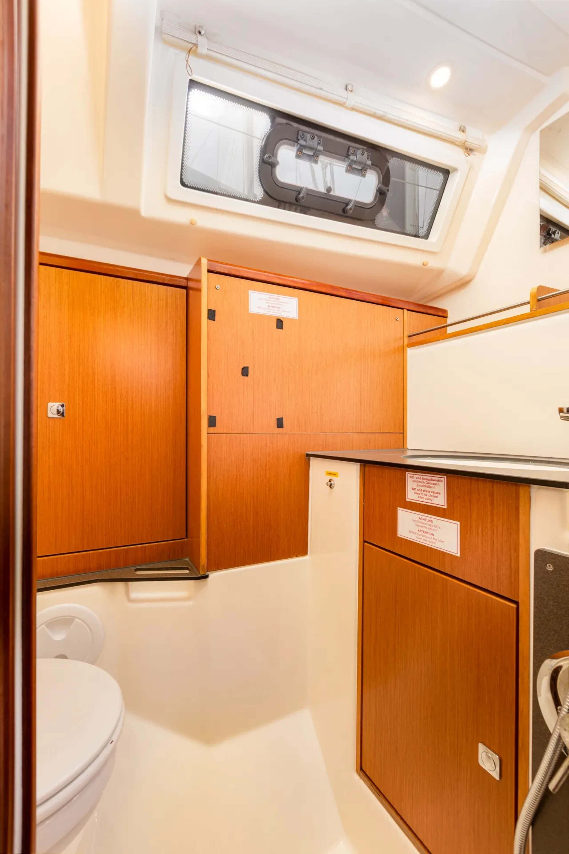 Bavaria Yachtbau Bavaria Cruiser 37 Fjaka — photo 4