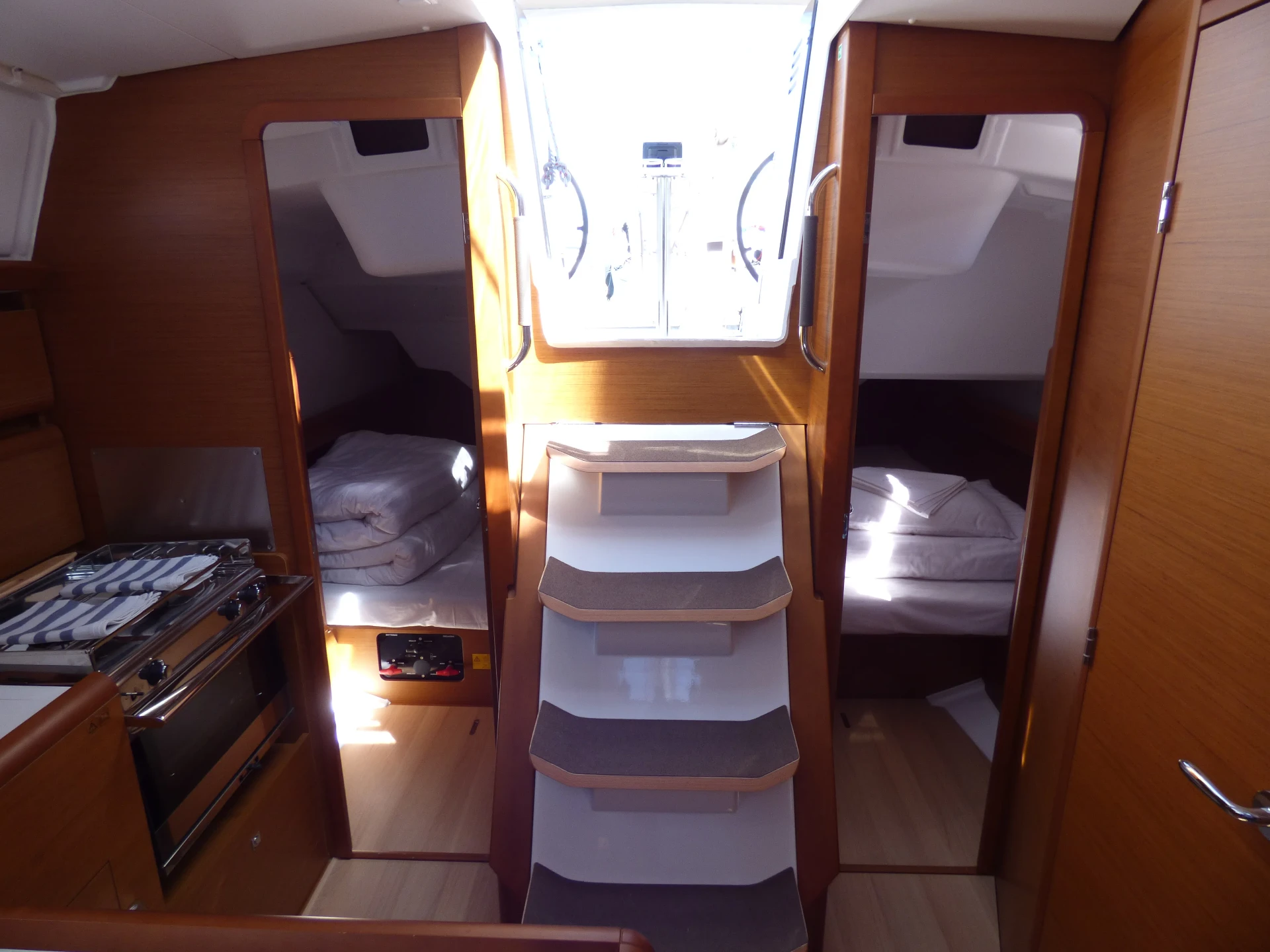 Jeanneau Sun Odyssey 389 VACSKAMATI — photo 3