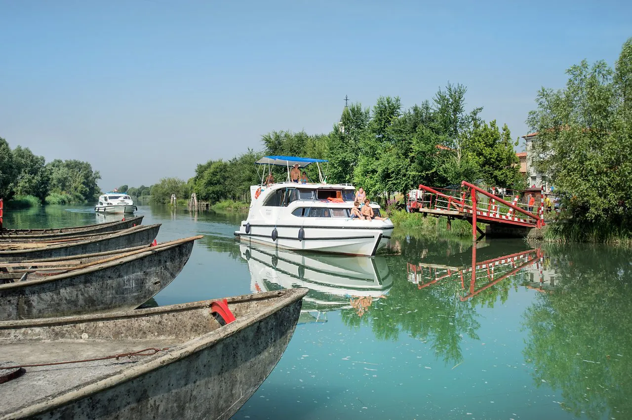 Image slide 280226