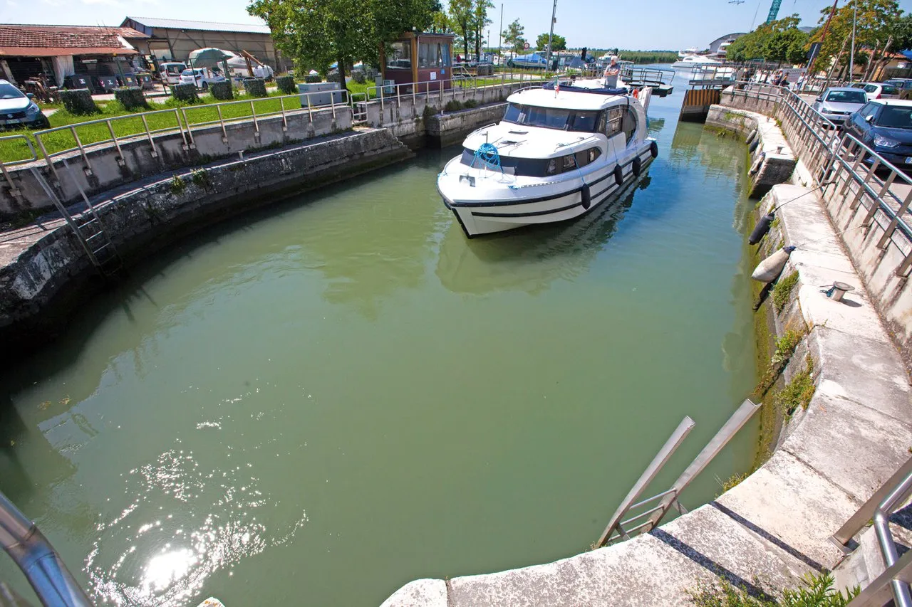 Image slide 280239