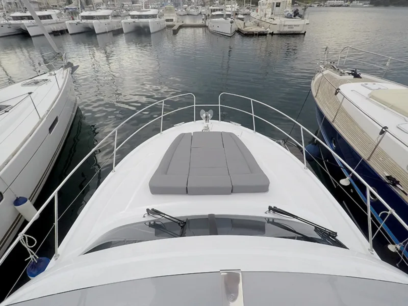 Image slide 280421