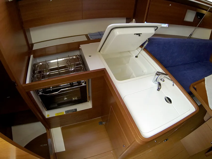 Image slide 280526