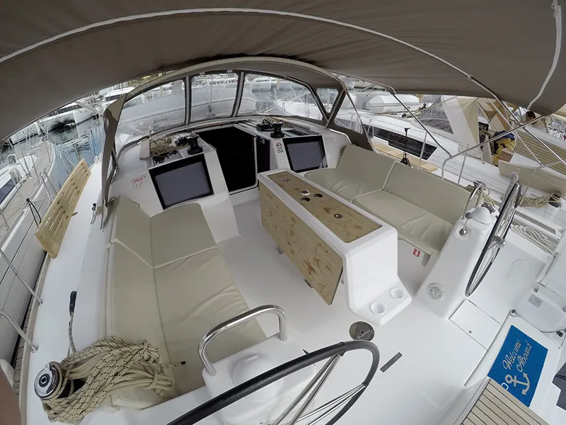 Image slide 280825
