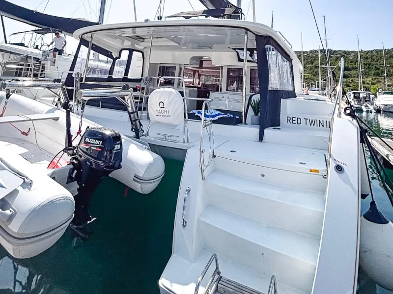 Lagoon 450 F Red Twin II boat image